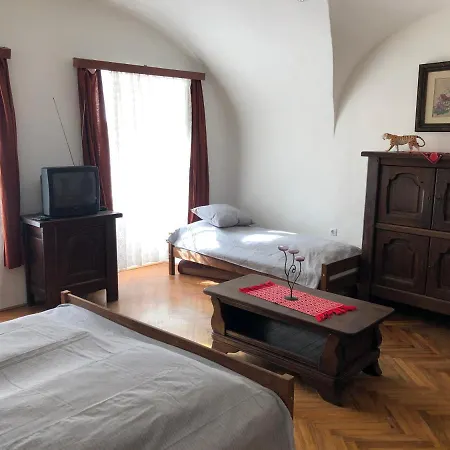 Becsi Utca Apartment
